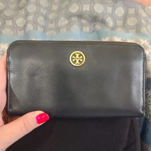 Tory Burch large wallet - Picture 1 of 3